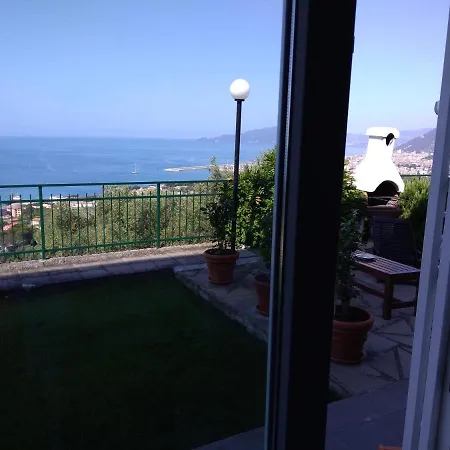 Sarina House Ocean View Lavagna