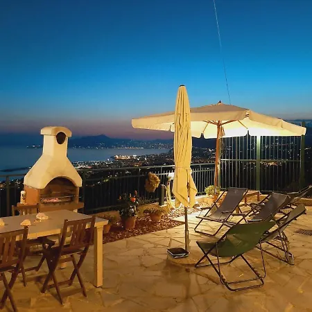 Sarina House Ocean View *