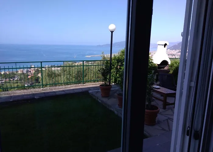 Sarina House Ocean View Лаванья